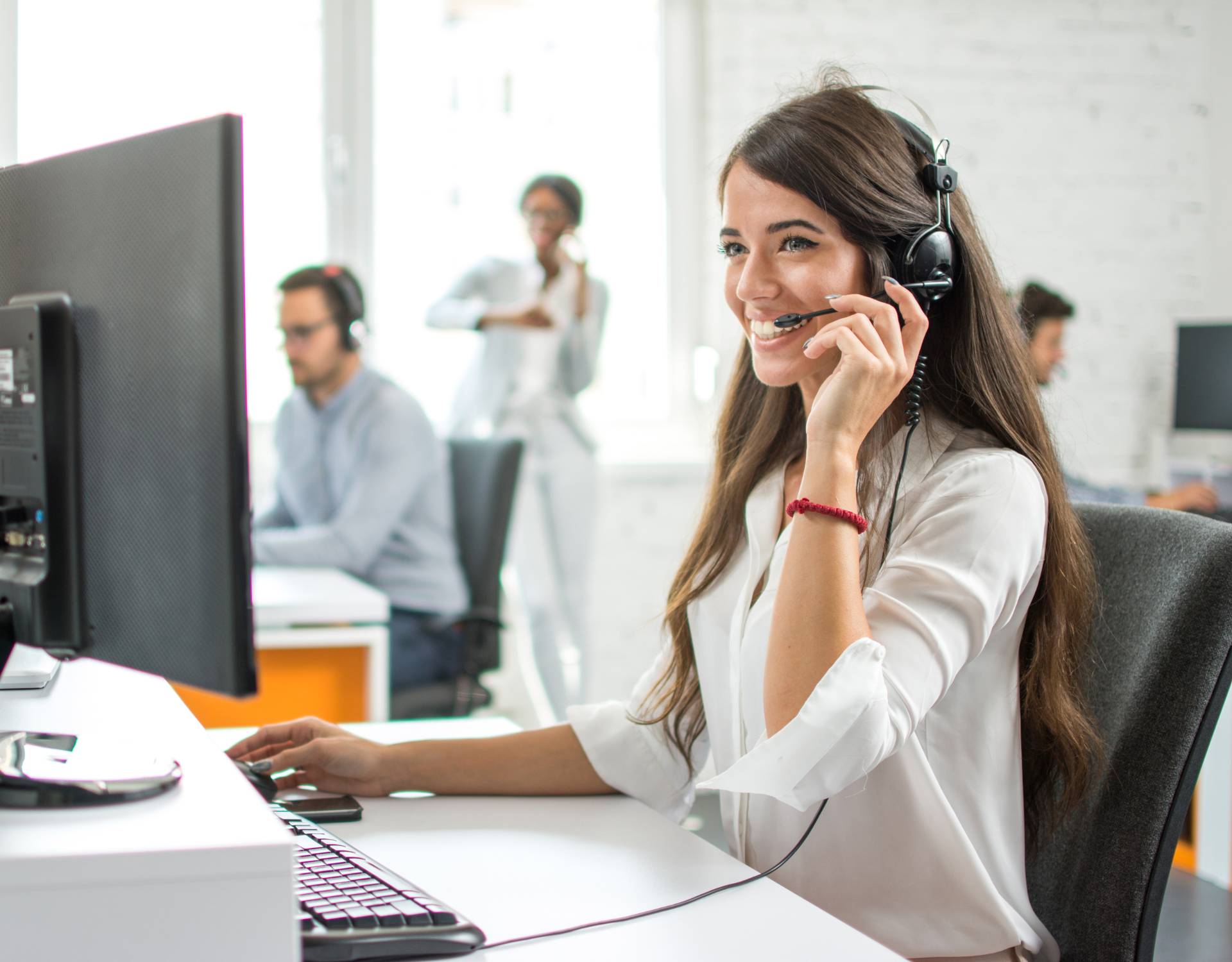 Customer Service Image Home Page (1920 x 1500 px)